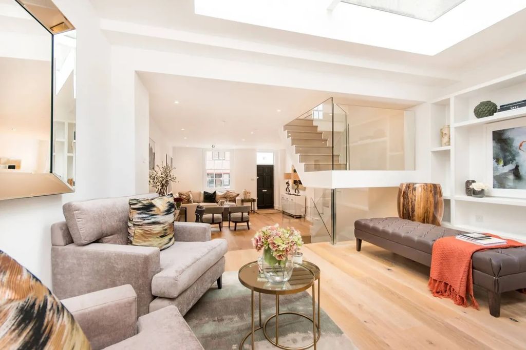 Property photo 2 of 20 Photo 16