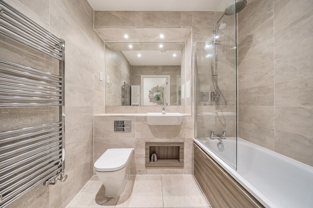 Property photo 1 of 15 1382036-3-691B3c9...