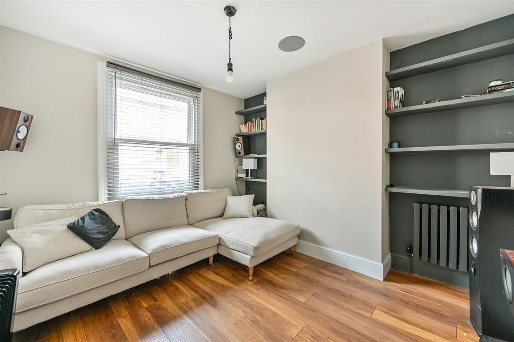 Property photo 2 of 12