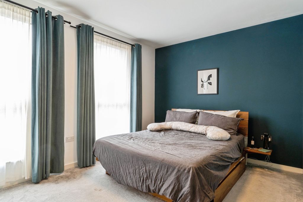 Property photo 1 of 21 Master Bedroom