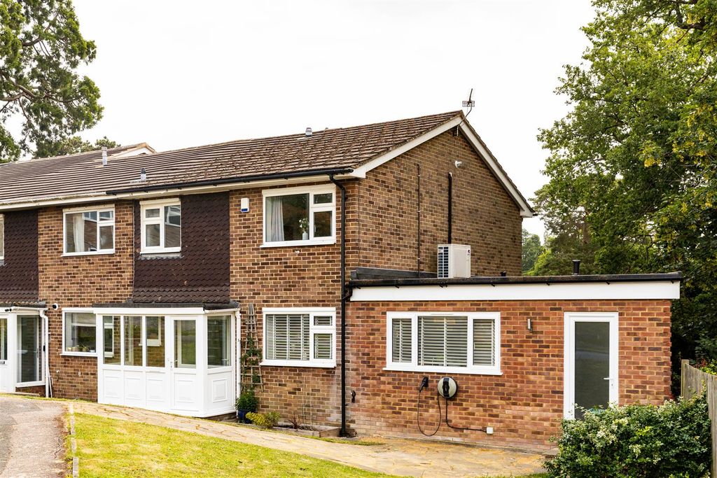 Property photo 2 of 25