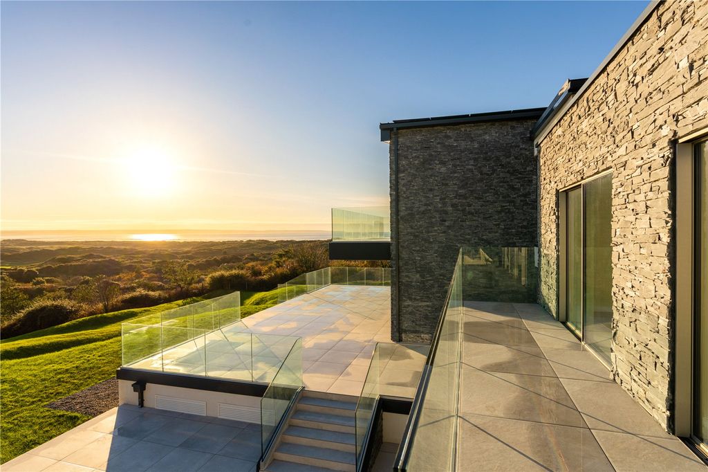 Property photo 1 of 16 Saunton Sands