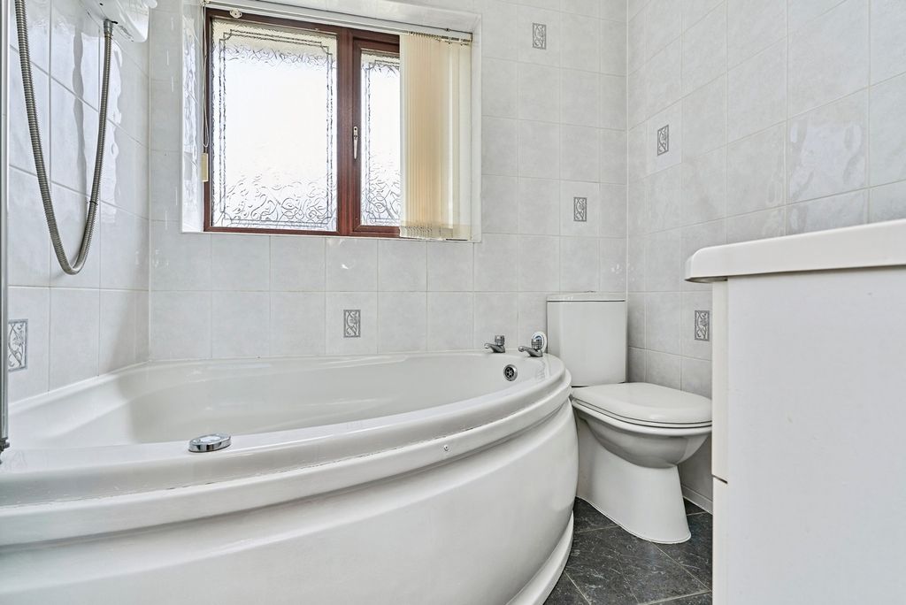 Property photo 3 of 17 Pbox-Img.Jpg
