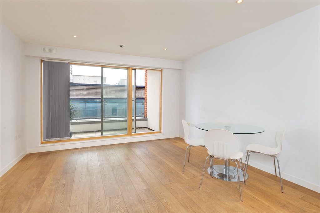 Property photo 2 of 7 Picture No. 01
