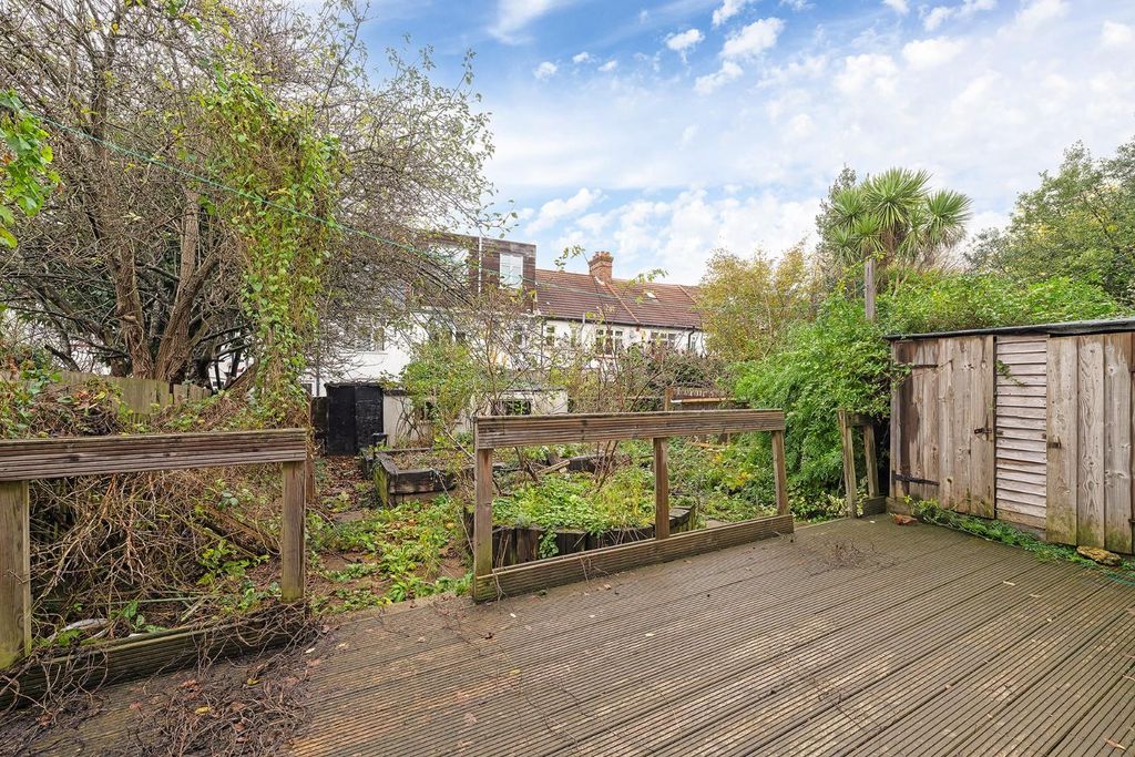 Property photo 2 of 16 Garden.Jpg