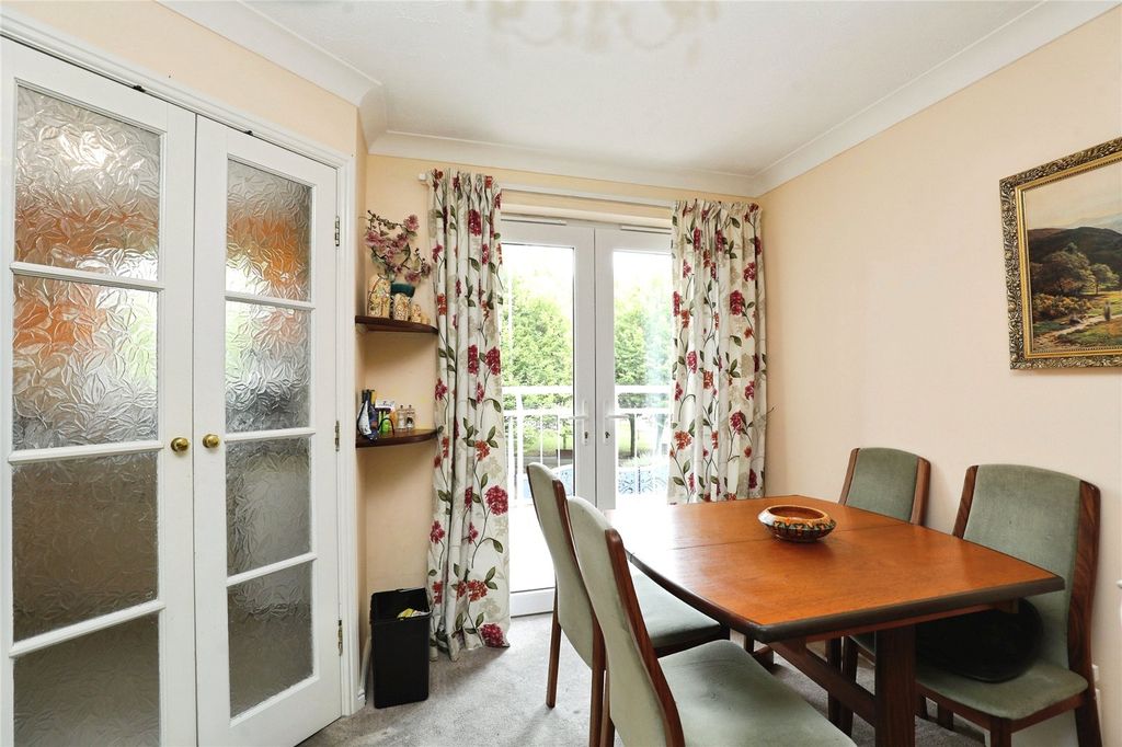 Property photo 3 of 15 Dining Area