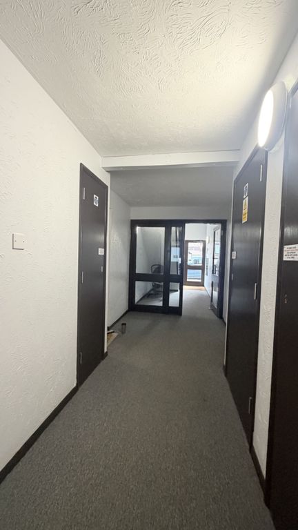 Property photo 2 of 11 Photo 9