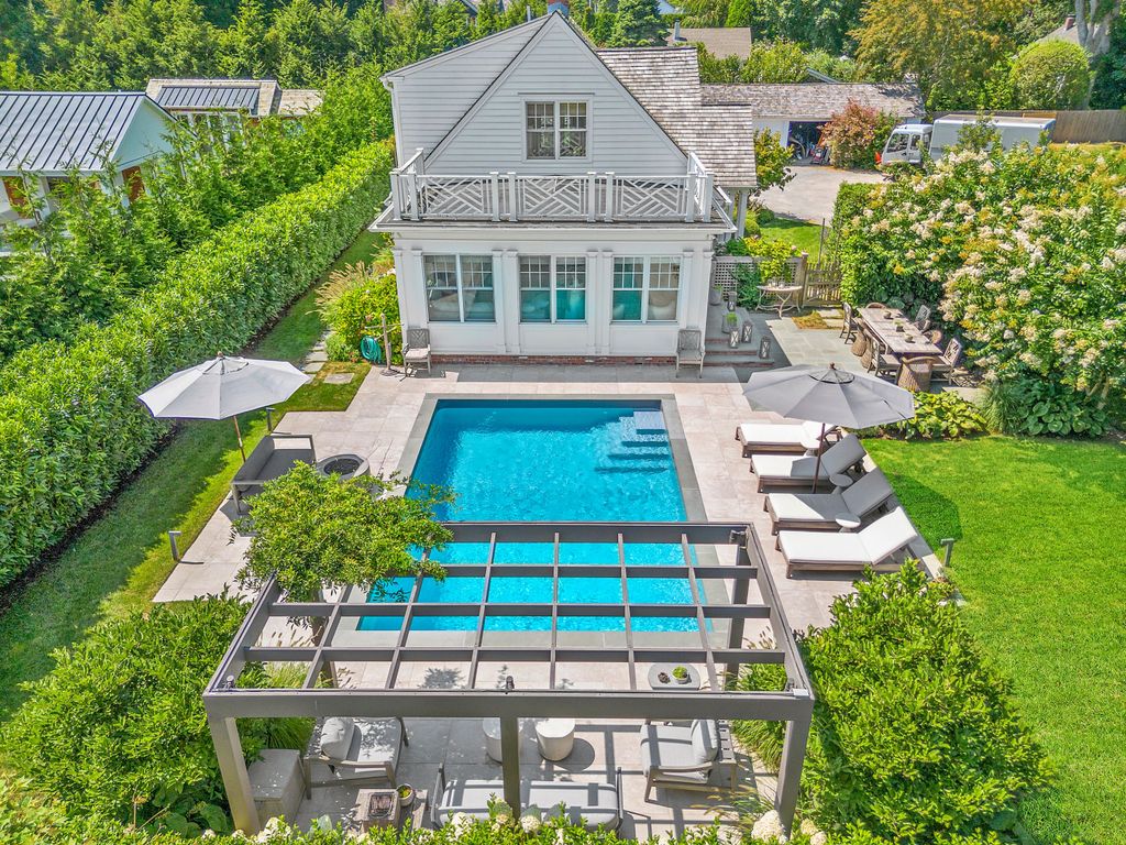 Property photo 3 of 32