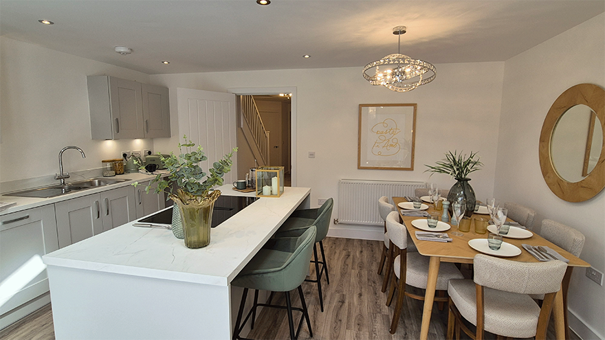 Property photo 1 of 16 Ombersley View Home