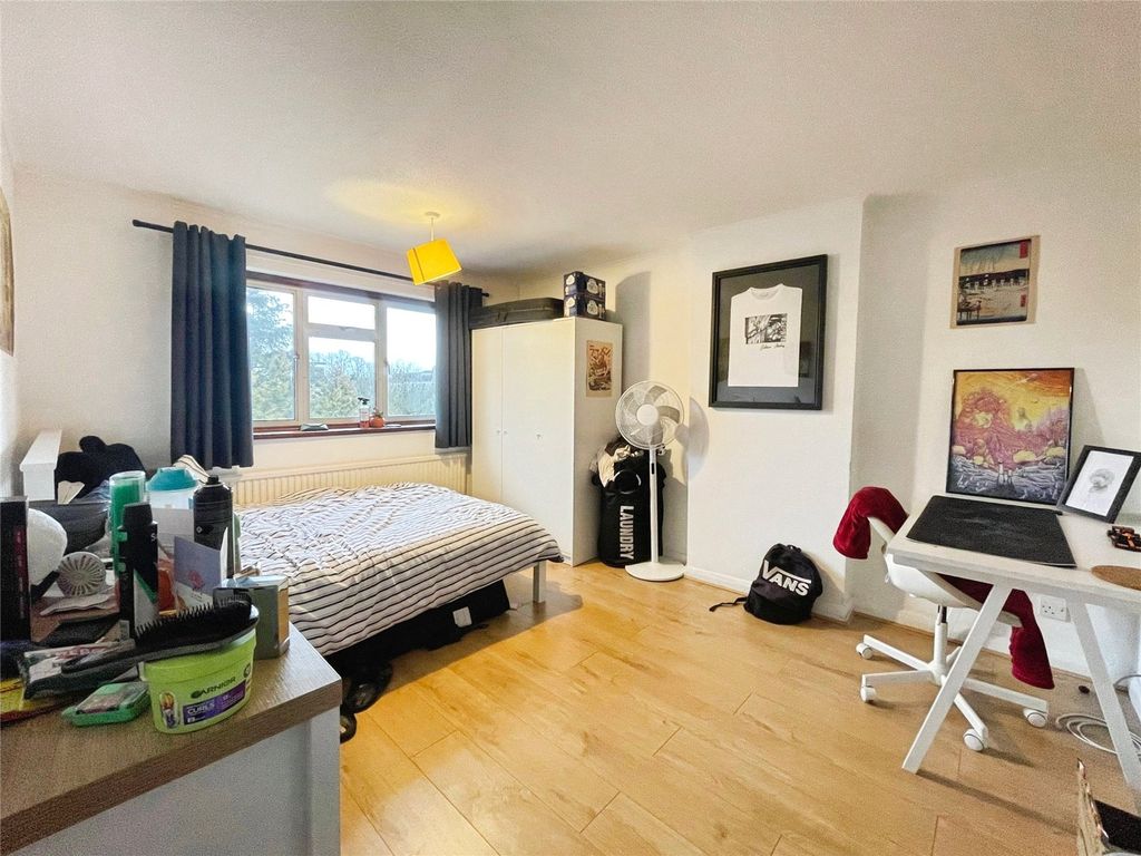 Property photo 3 of 10 Bedroom