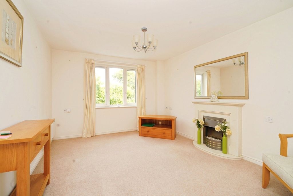 Property photo 3 of 17 Photo