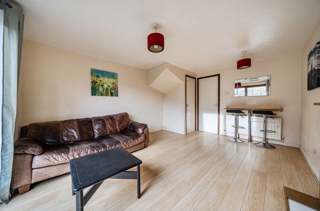 Property photo 2 of 17 1414967-13-6994c0...