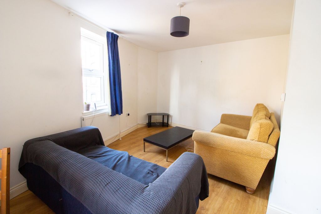 Property photo 2 of 10 Photo 3