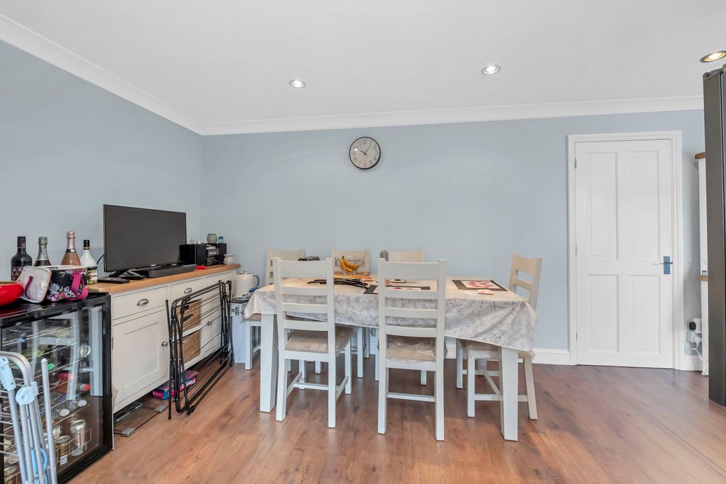 Property photo 3 of 11 Dining Room