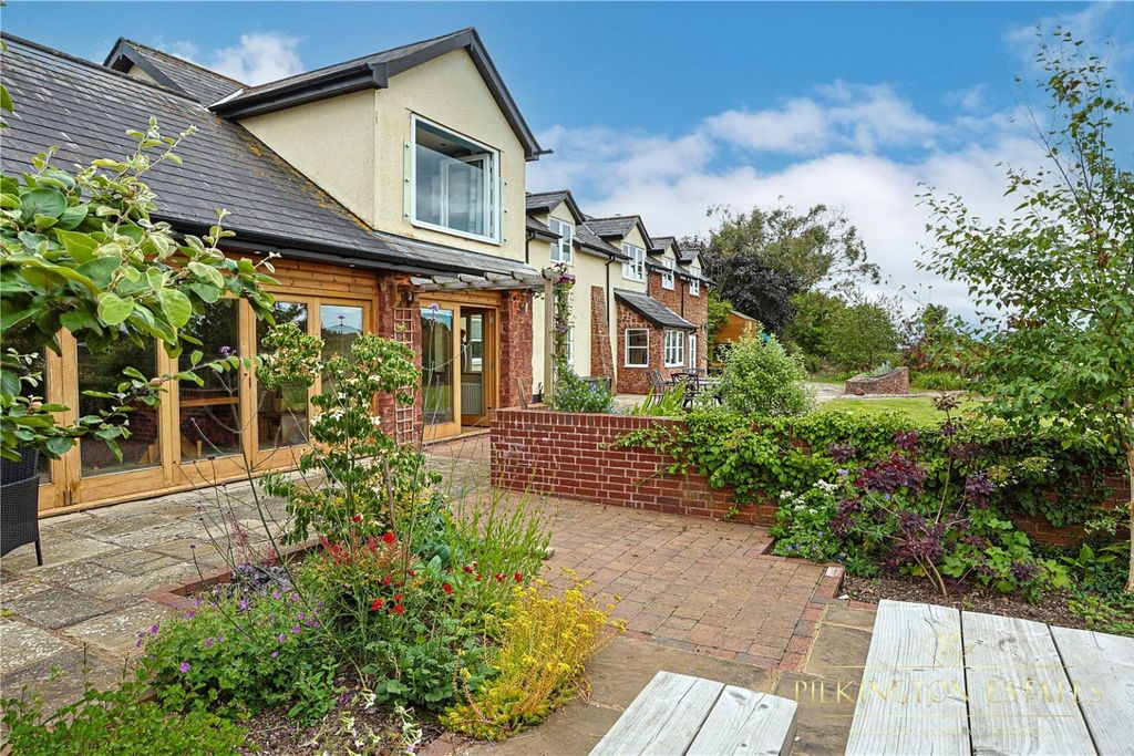 Property photo 2 of 25 4279231
