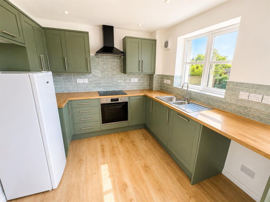 Property photo 2 of 13 Kitchen