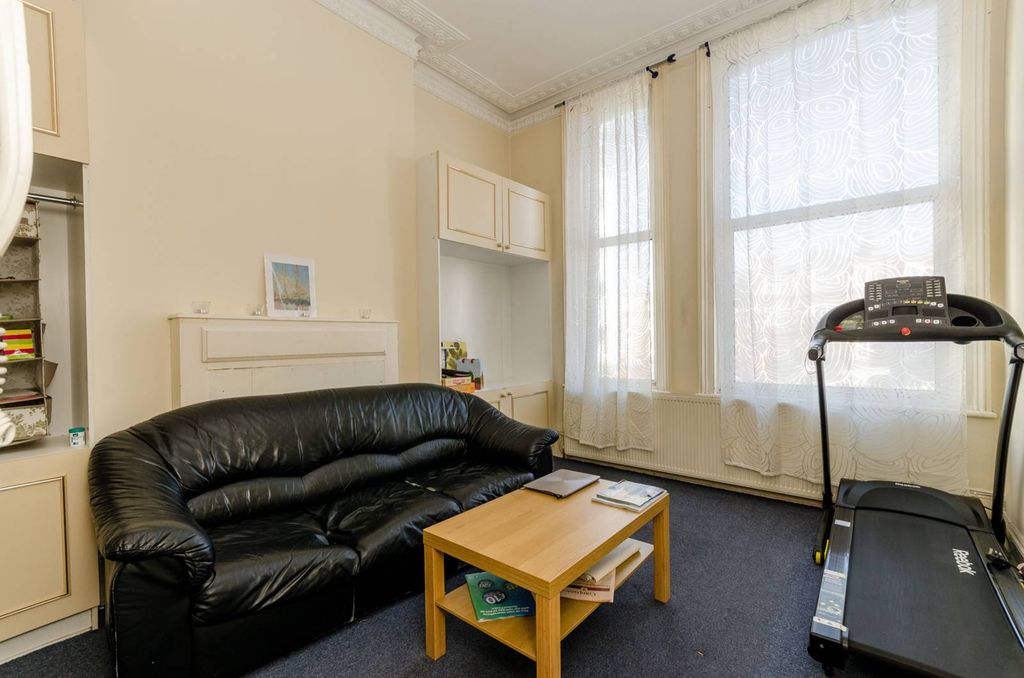 Property photo 1 of 6