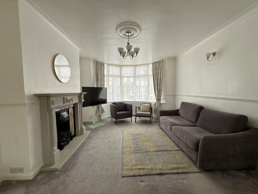 Property photo 2 of 16 8883Bd55-42c0-4Bc3-9F66-8Fdd7244B221.Jpeg