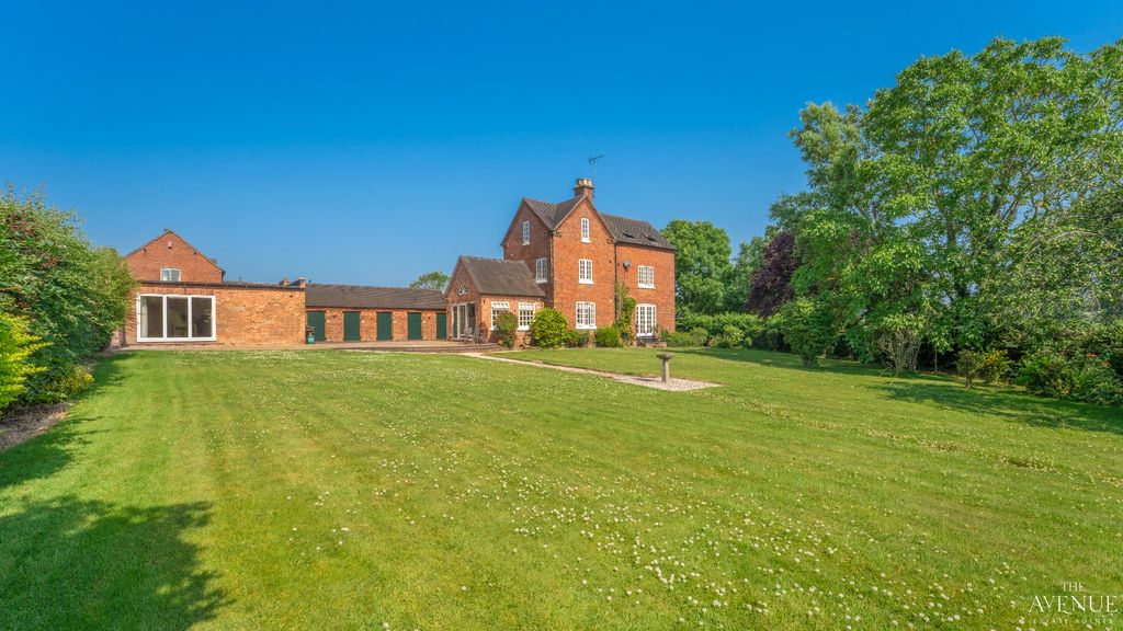 Property photo 1 of 59 5226810