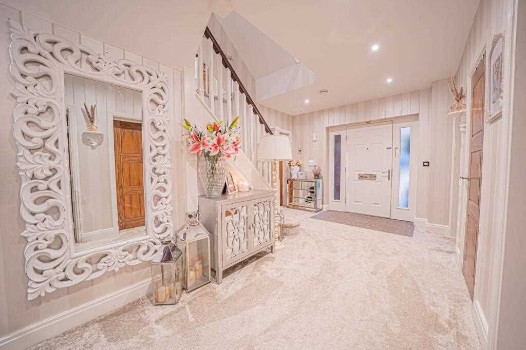 Property photo 2 of 33