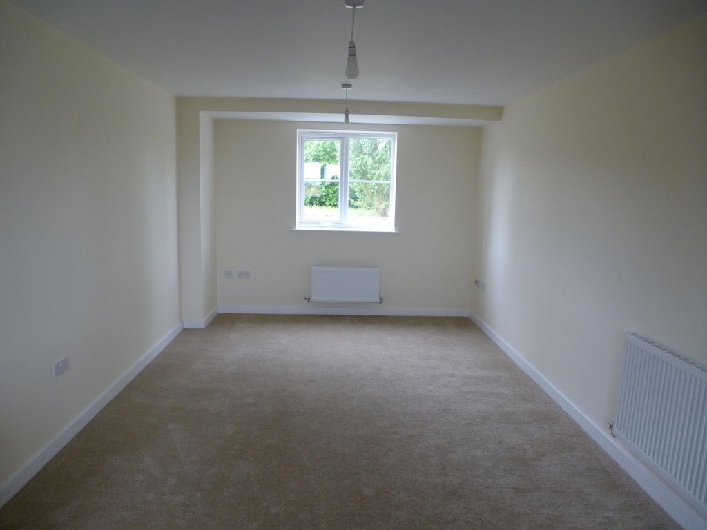 Property photo 3 of 6 Living Room
