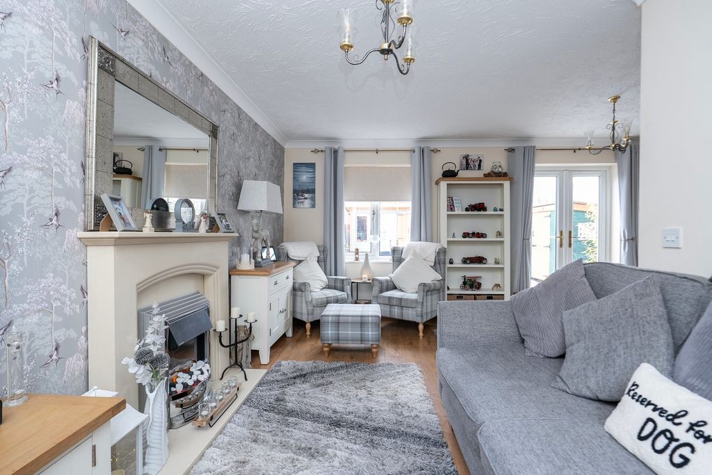 Property photo 3 of 15