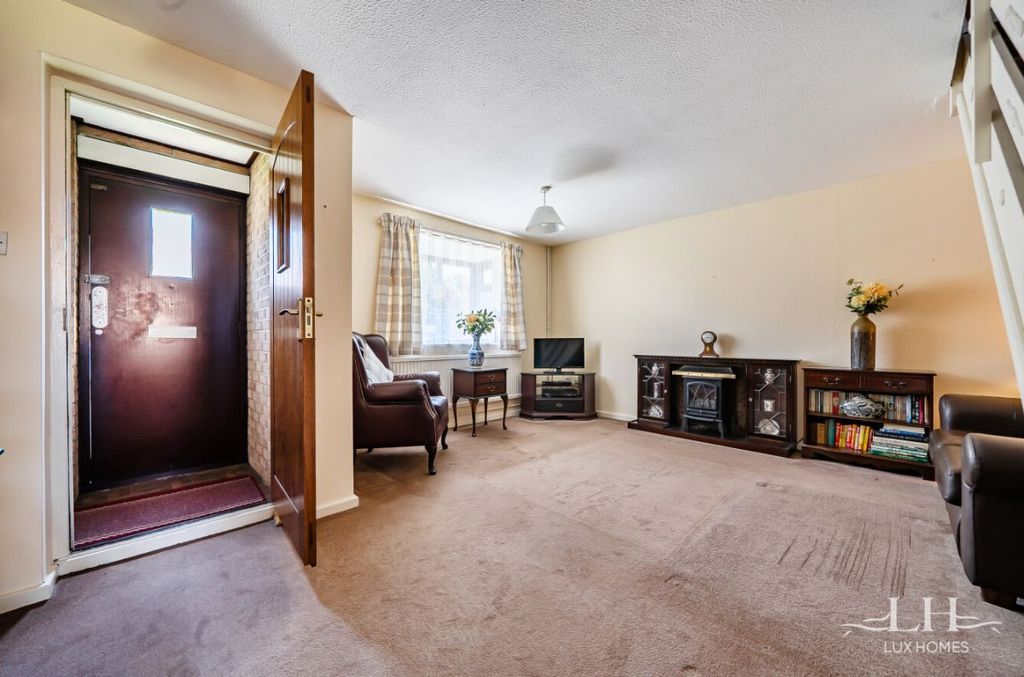 Property photo 3 of 18