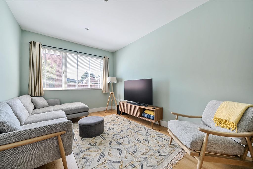 Property photo 3 of 19 1299059-5-682c872c6153A-Arw.Jpg