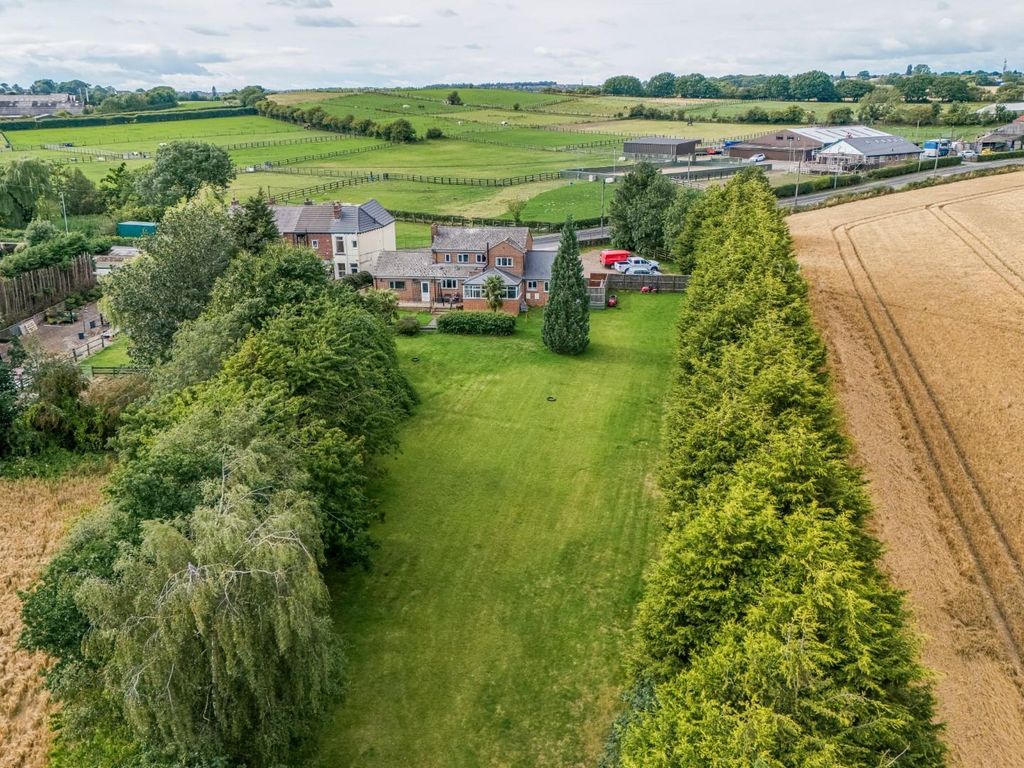 Property photo 2 of 17 Outside