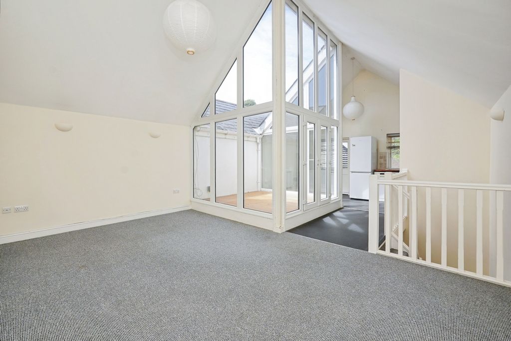 Property photo 3 of 26 Pbox-Img.Jpg