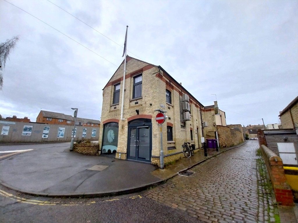 Property photo 2 of 10 Photo 2