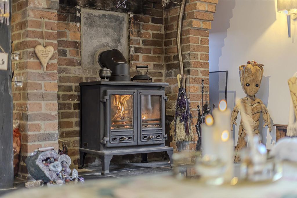 Property photo 3 of 52 Main Lounge