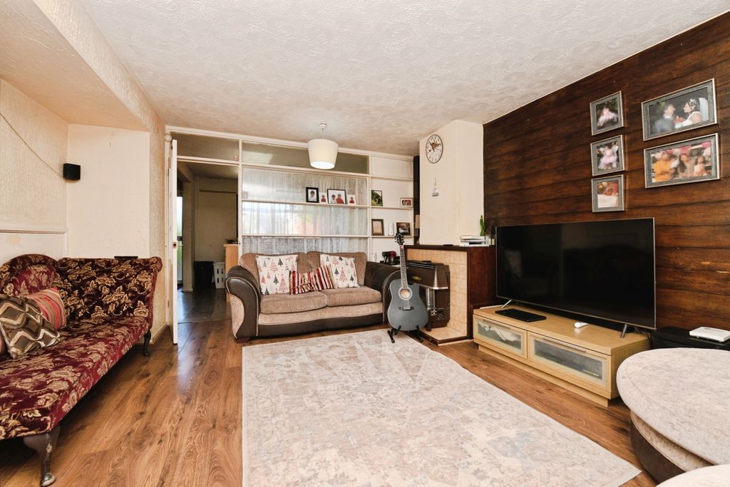 Property photo 2 of 18 Pbox-Img.Jpg