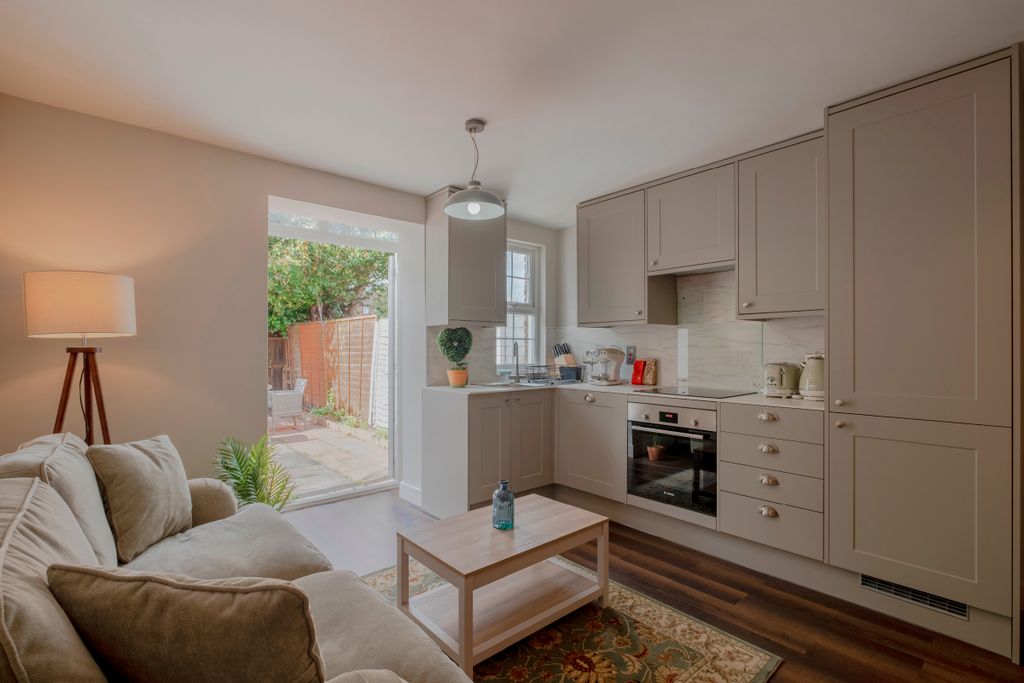 Property photo 2 of 26