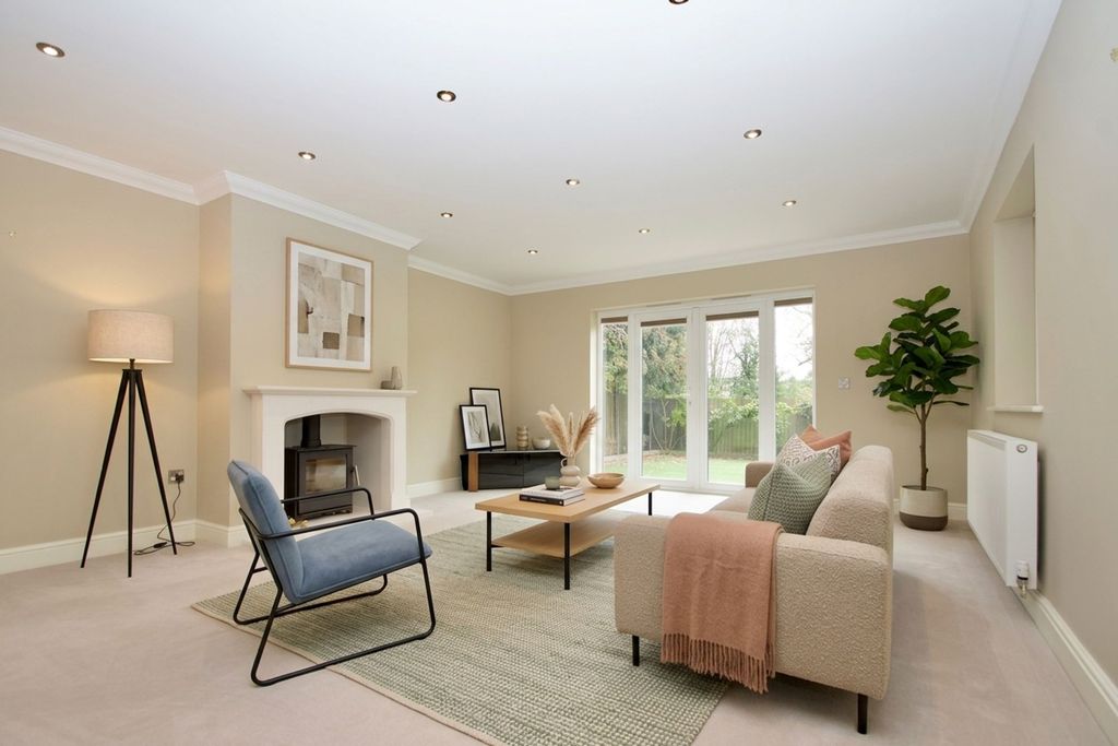 Property photo 2 of 26