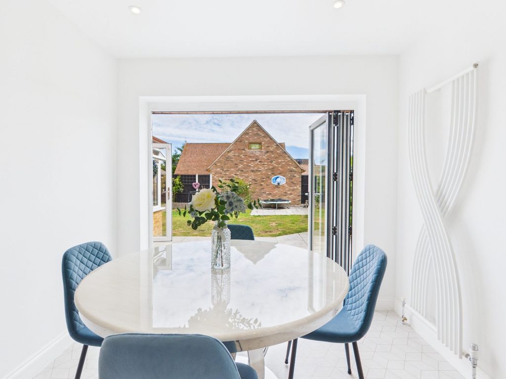 Property photo 2 of 20 4503364