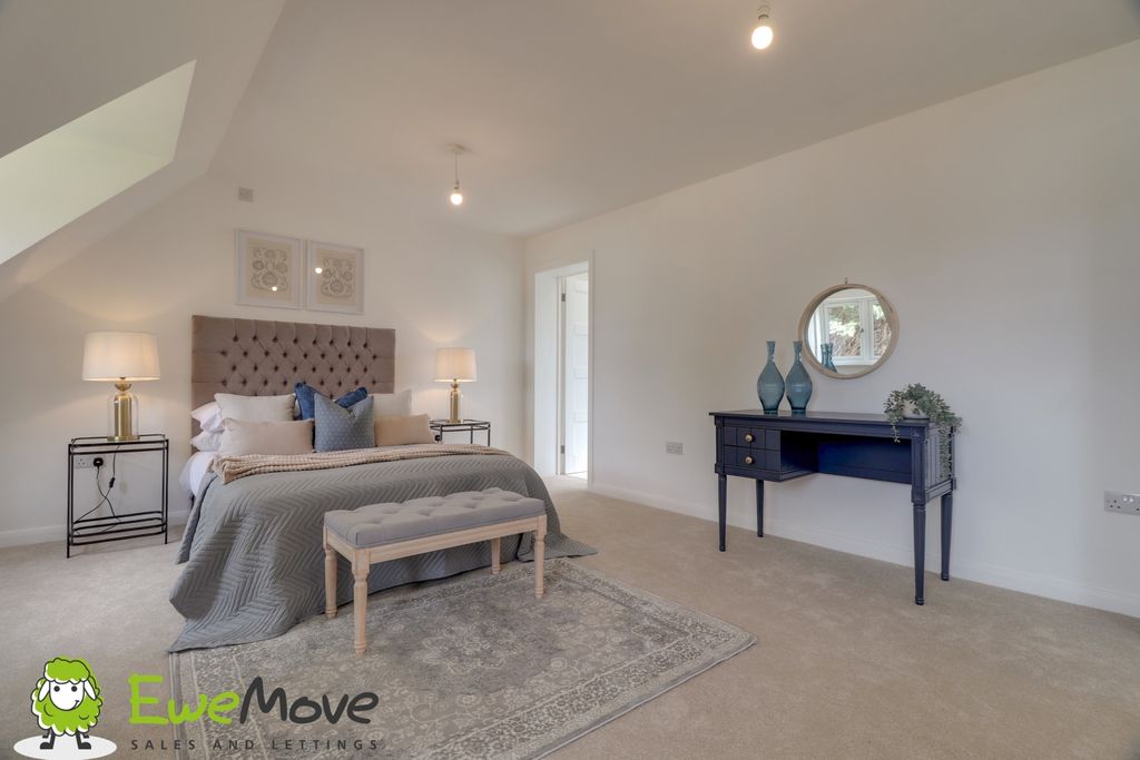 Property photo 3 of 28 Master Bedroom At Station Road By Ben Brind Ewemov