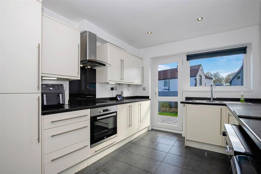 Property photo 2 of 29 Img_9136.Jpg