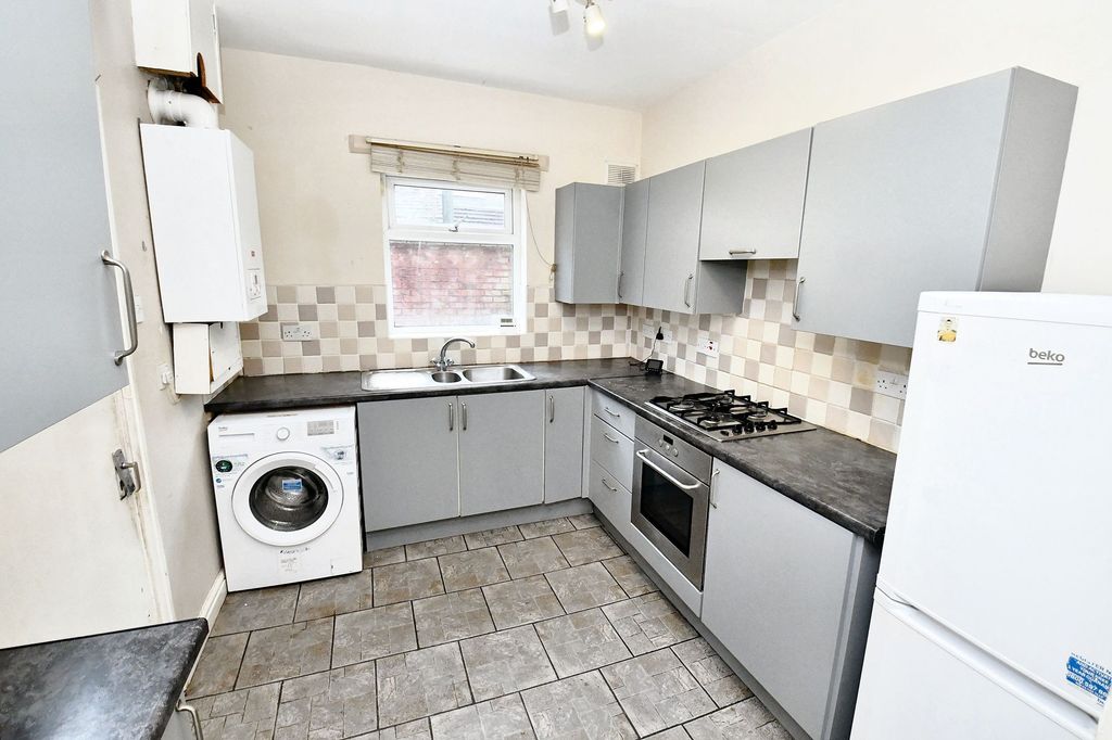 Property photo 3 of 10