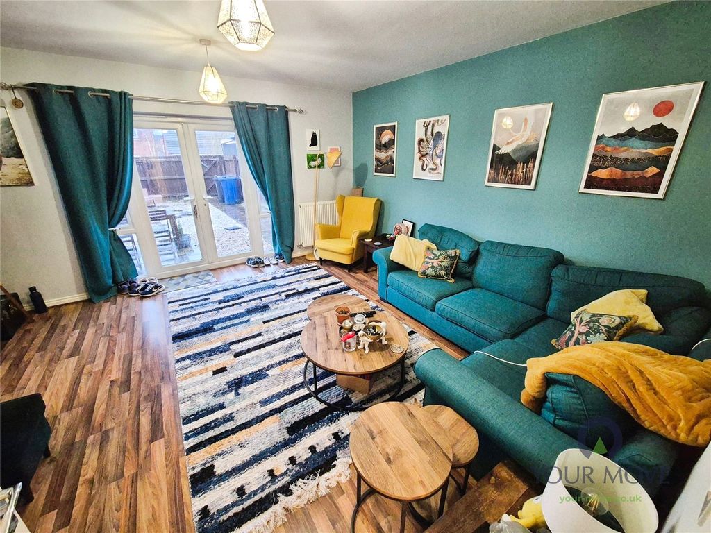 Property photo 2 of 12 Lounge