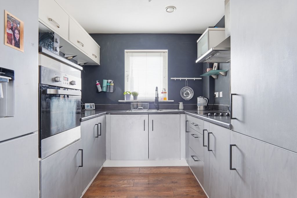 Property photo 3 of 20 59Bcableplace007