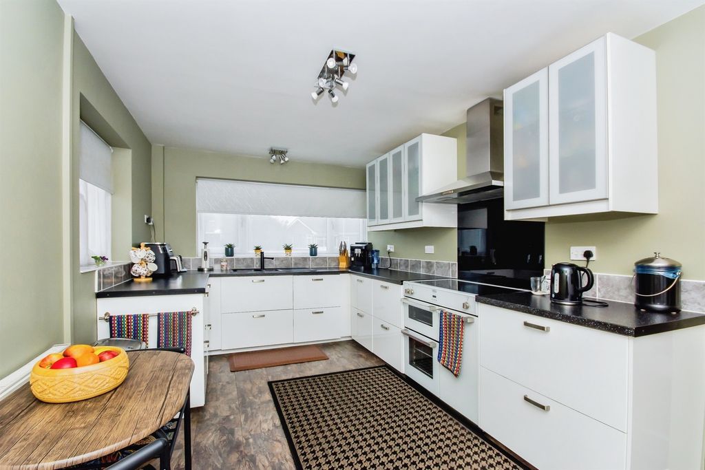 Property photo 2 of 29