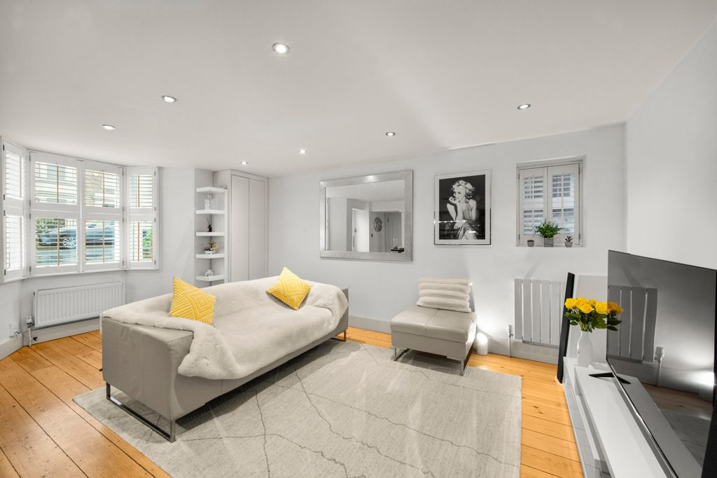 Property photo 2 of 13