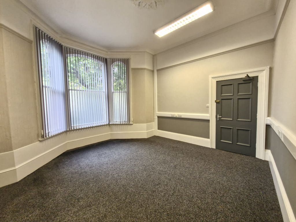 Property photo 2 of 8 Photo 21