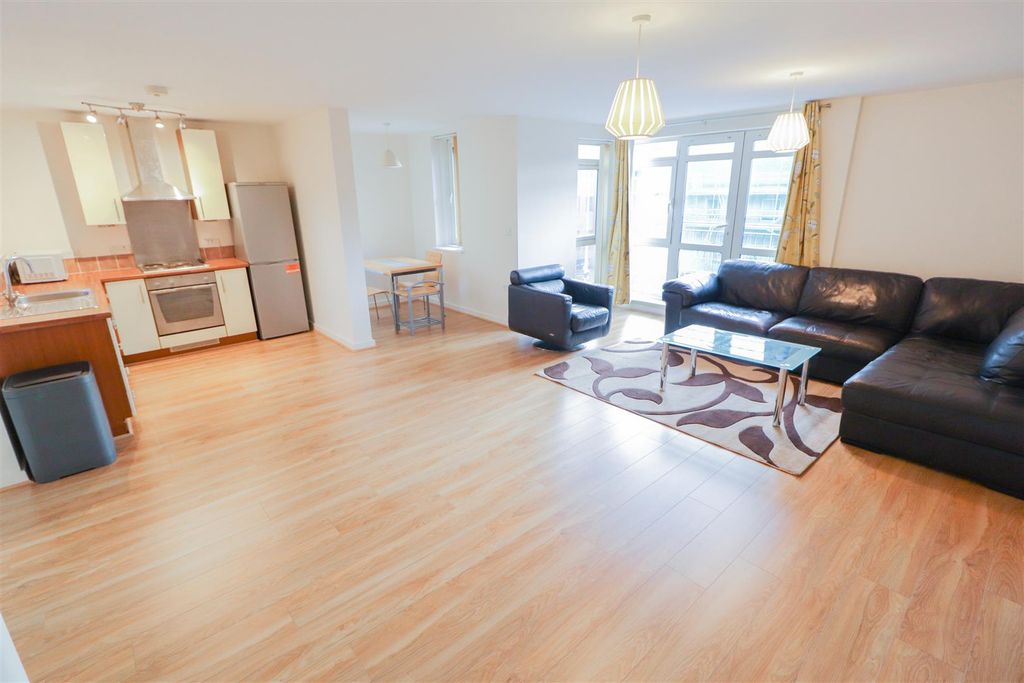 Property photo 2 of 10