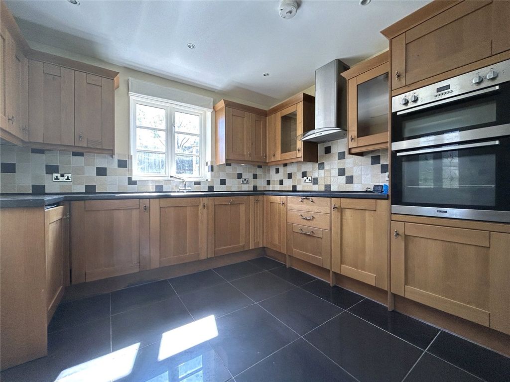 Property photo 3 of 19 Picture No. 11