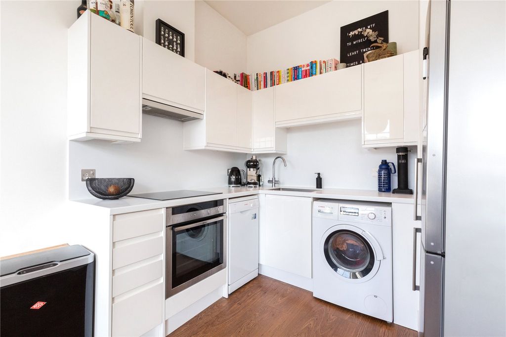 Property photo 3 of 9 Picture No. 06