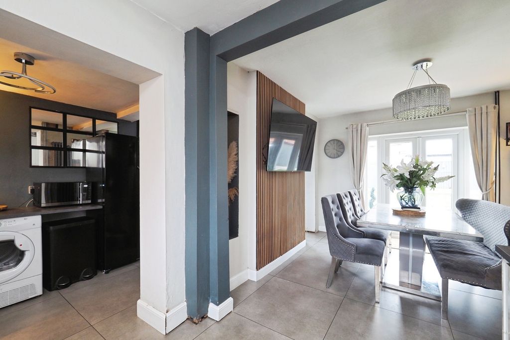 Property photo 3 of 17 Pbox-Img.Jpg