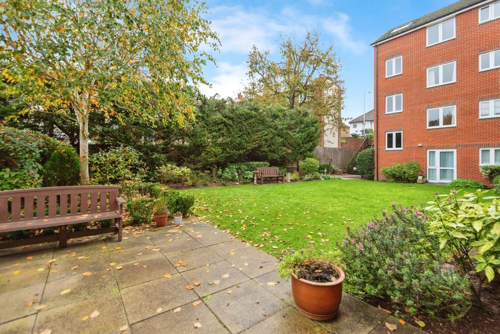 Property photo 1 of 20