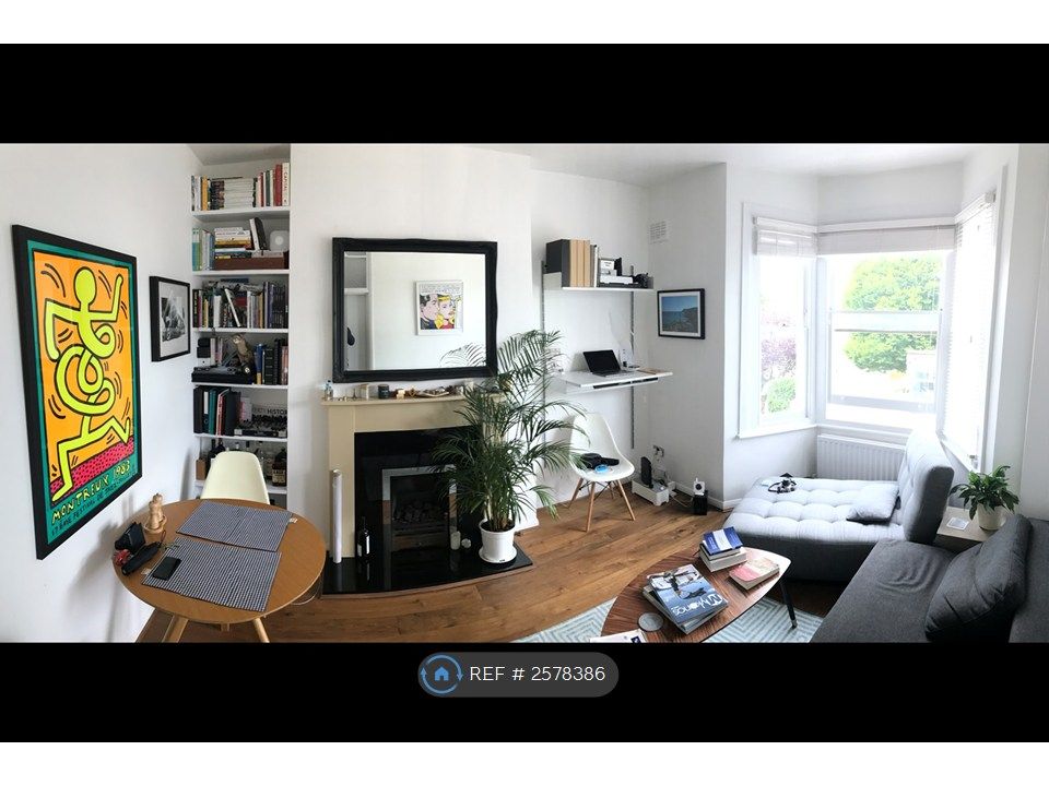Property photo 1 of 5 Living Room